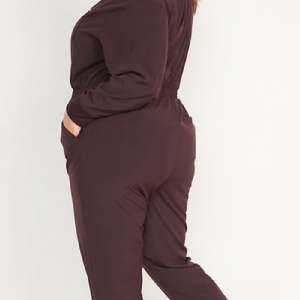 Old Navy StretchTech Cropped Zip Bomber Jumpsuit, Size 2X Plum Wine - Picture 4 of 9